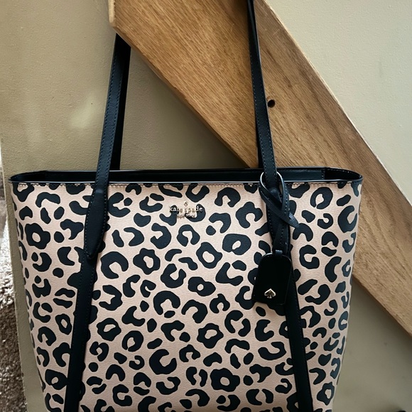 kate spade Handbags - Kate Spade Large Leopard Print Tote Shoulder Bag $329 NWT